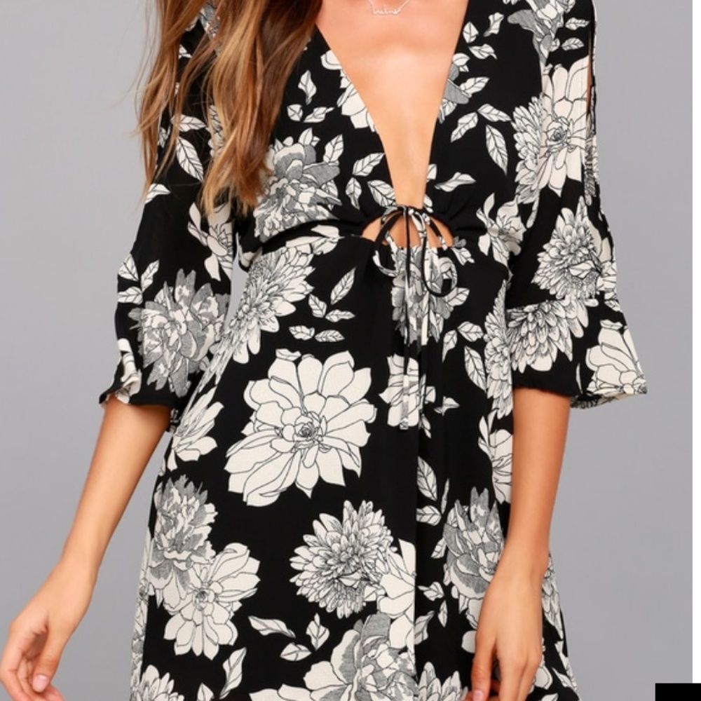 Lulu’s black and white floral print dress xs - Picture 2 of 5